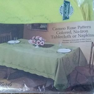 Lee Wards Tablecloth to Embroider Cross Stitch
